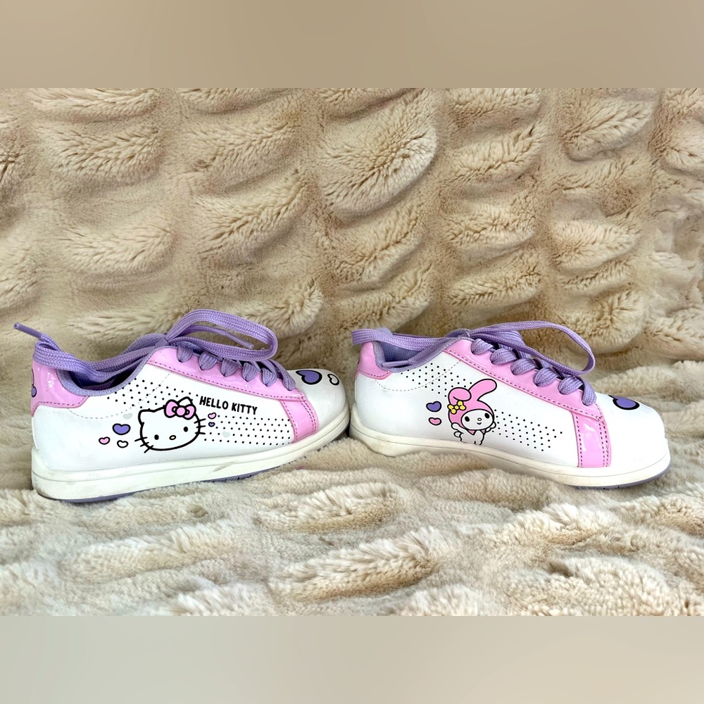 NWOT Sanio Hello Kitty and Friends White and Pink Girls Sneakers size 12